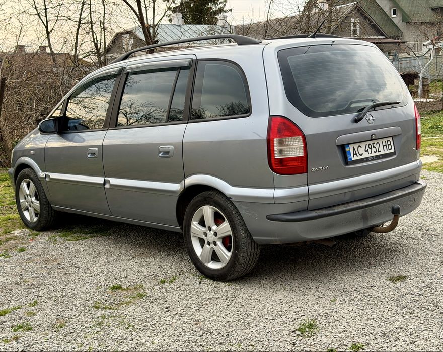 Opel Zafira 2004 рік 1,6 бенз 7 - місна