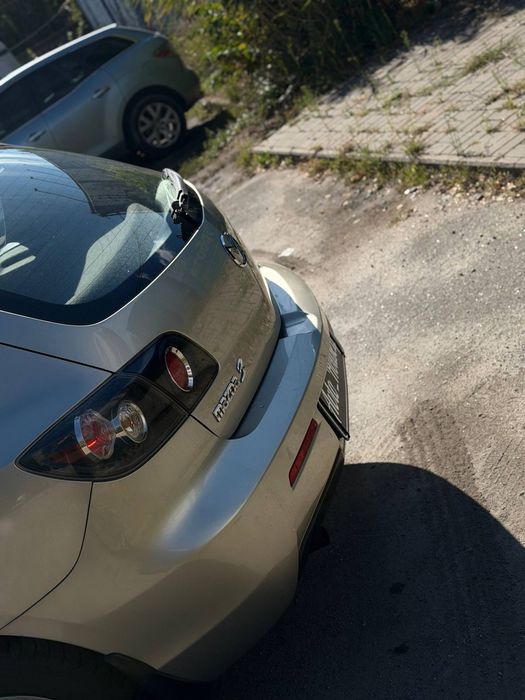Продам Mazda 3 1.6