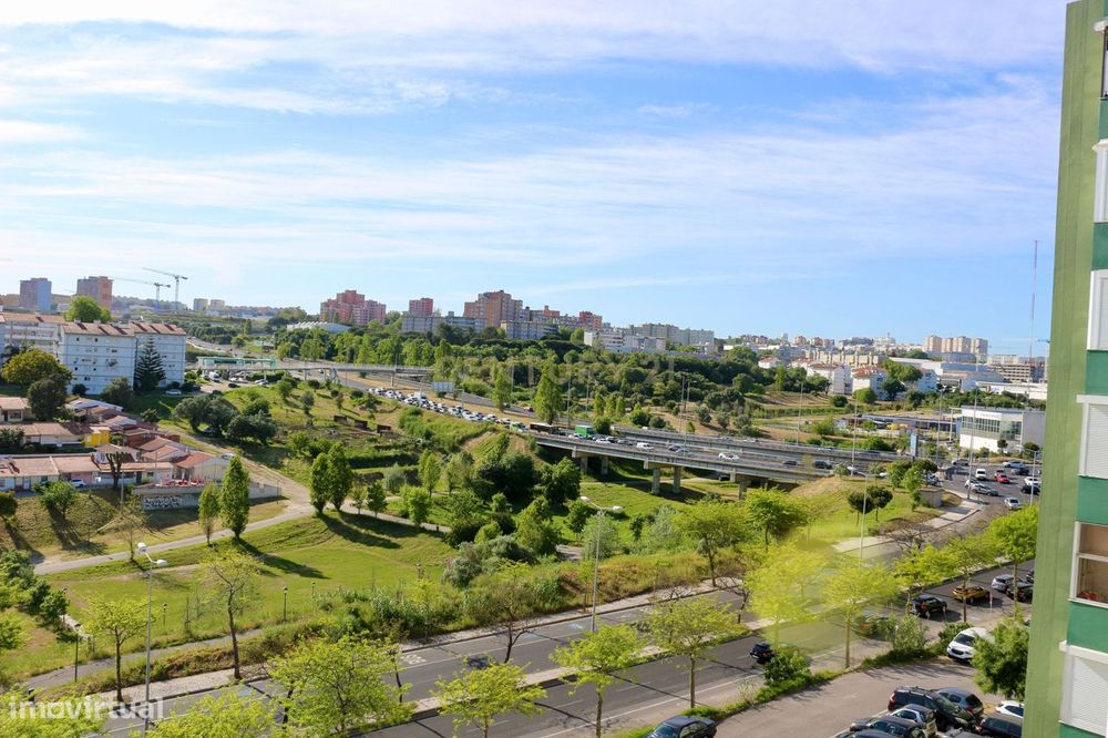 Apartamento T2 Renovado em Marvila – Lisboa
