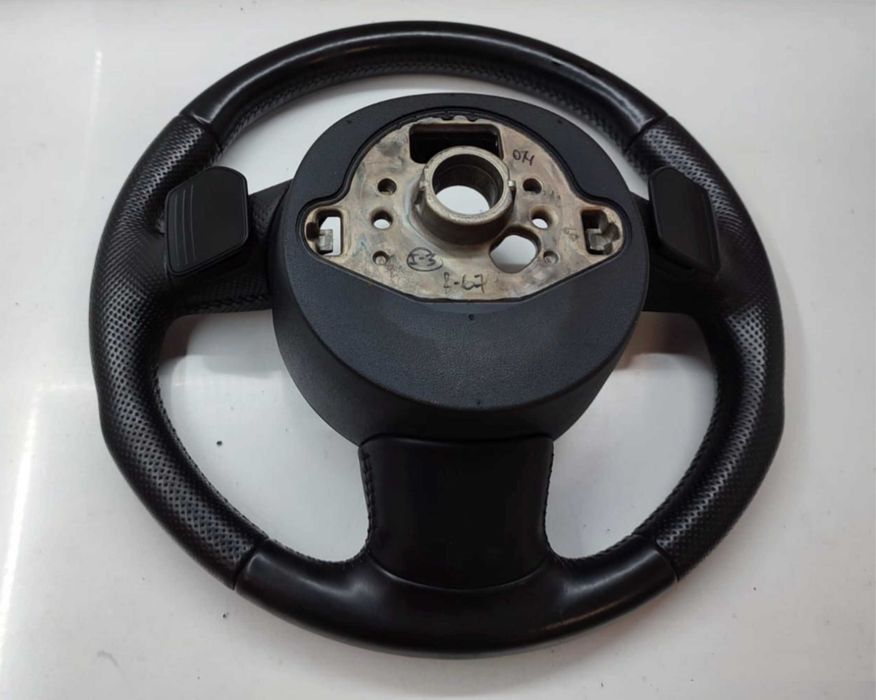 Volante Audi S-Line com patilhas