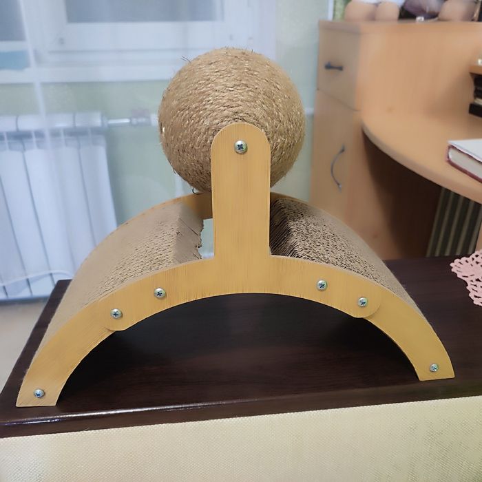 Іграшка точилка для когтей