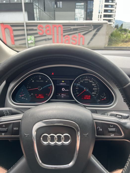 Автомобіль Q7 2010
