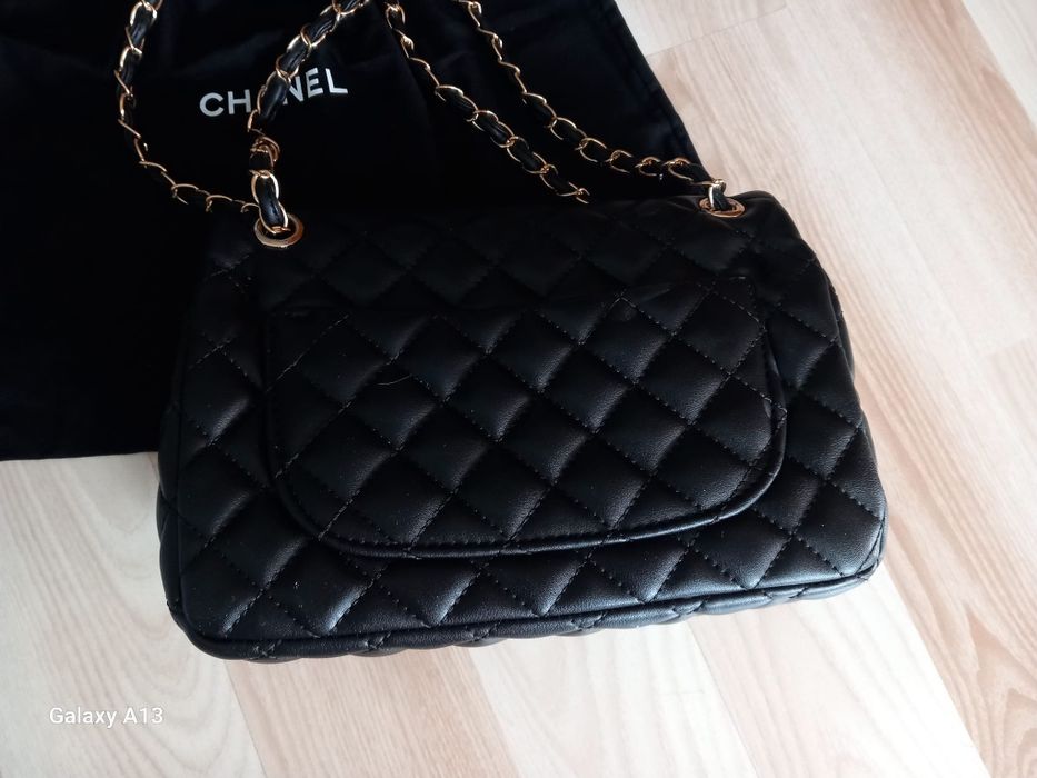 Chanel średnia torba na ramię