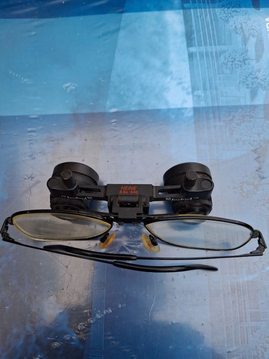 Lupa binocular Heine 2.5x340