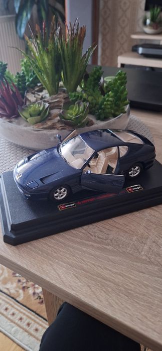 Samochod ferrari  456