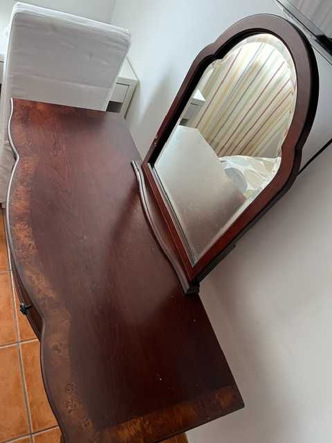Bombay Vanity Penteadeira Antiga de madeira com espelho