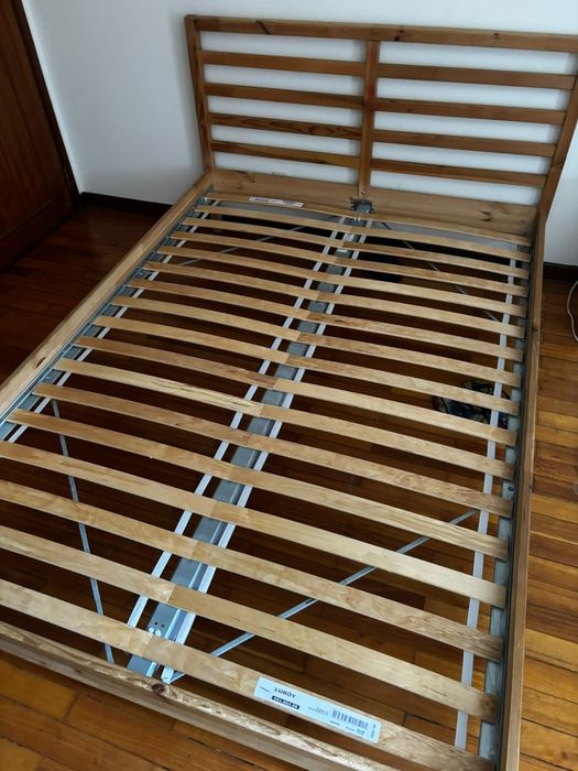 Vendo cama de casal com colchão