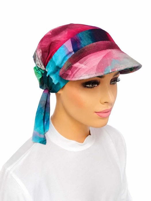 Turban z daszkiem po chemii Felicja  w kolorze turkusowo/różowo/niebiesko-zielonym-Nessaja salon peruk Kraków