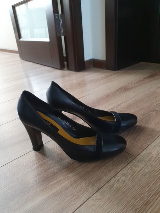 Жіночі туфлі 39 розмір