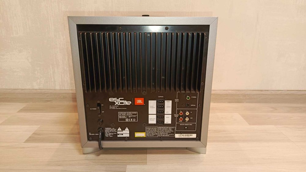 Активный сабвуфер JBL ESC Xcite