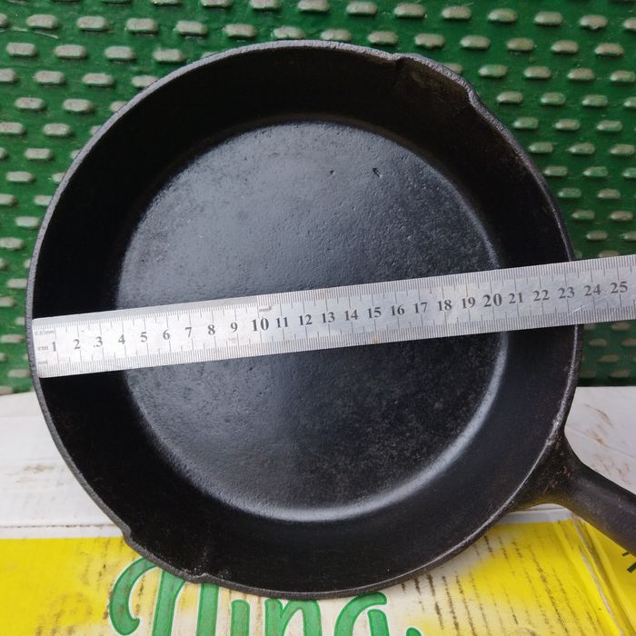 сковорода сковородка чугун  СССР 23 см