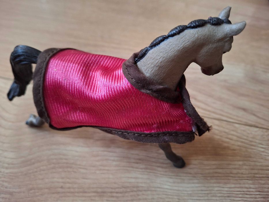 Schleich koń z derką