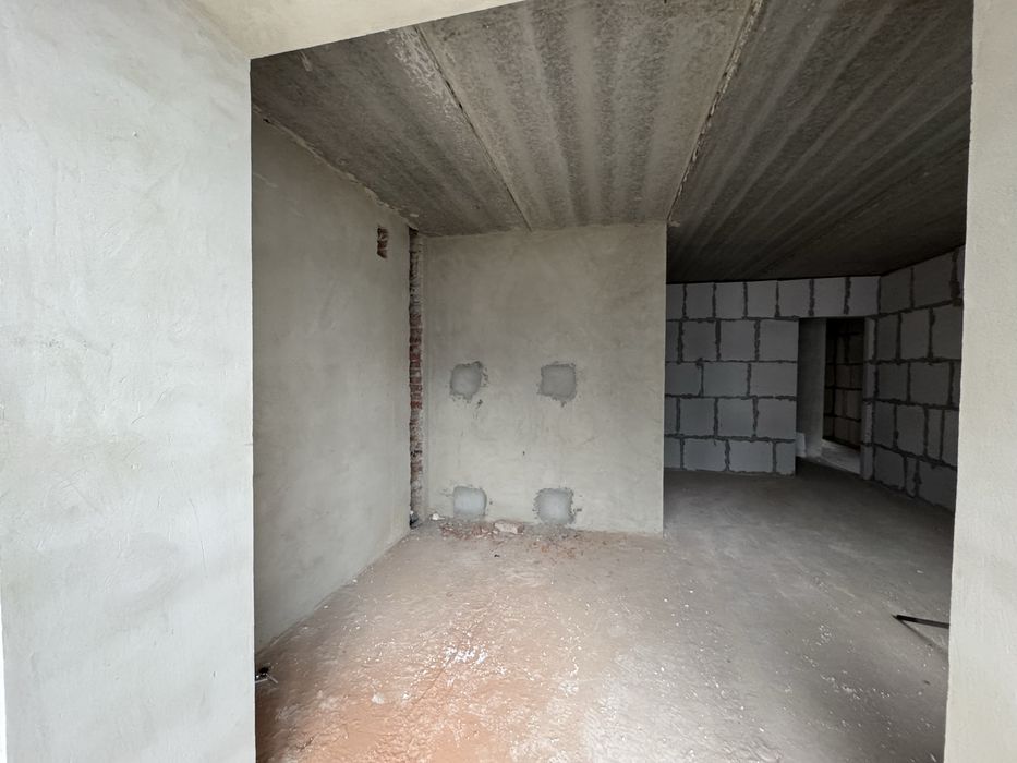 Продам сирець, 2 кімнатну квартиру + кухня-студія із індив.газовим оп