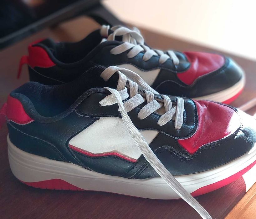 Vendo ténis com pouco uso