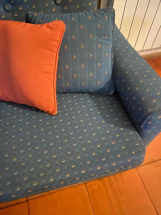 Sofá 3+2 lugares, Cómoda, Topo de cama, mesas de cabeceira e colchão