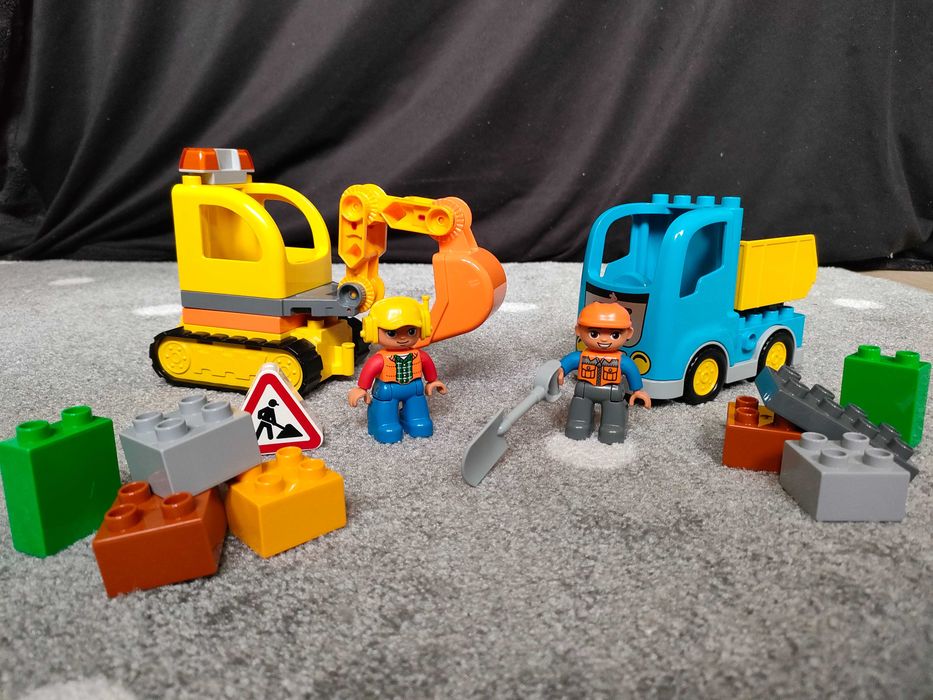 LEGO DUPLO 10812 - zestaw Ci???�ar?�wka i koparka g??sienicowa Krak?�w Bronowice �?� OLX.pl