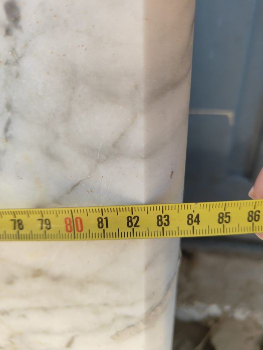 Tampo de pedra mármore com lavatório incluído marca roca.