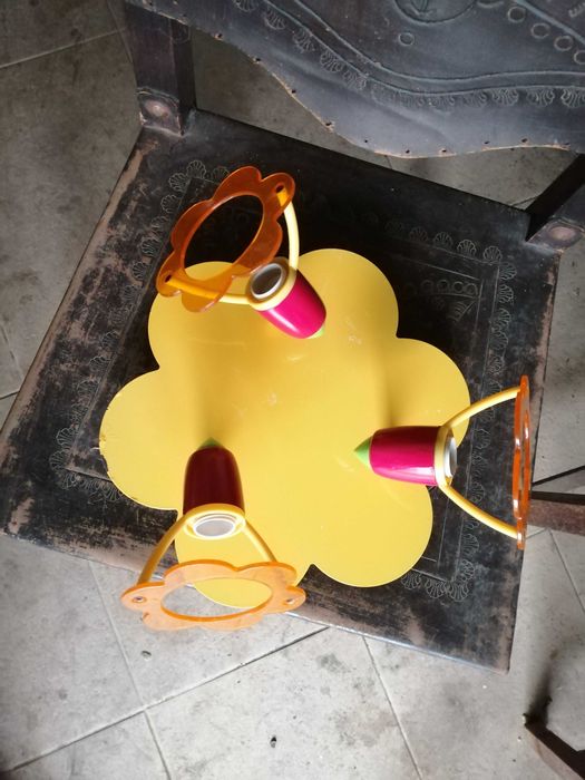 candeiro de teto de crianaça , ver fotos