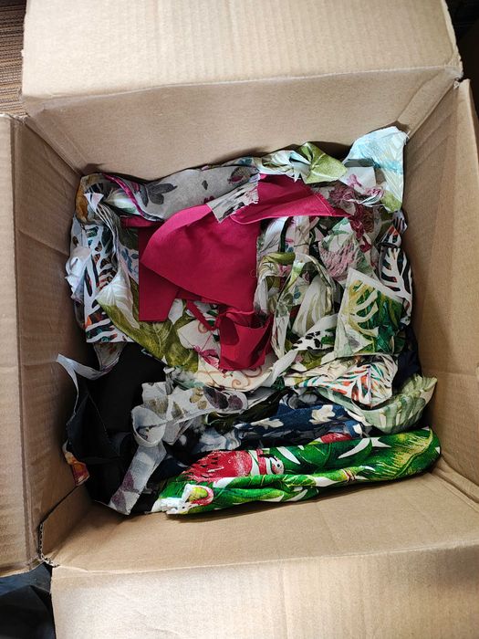 Ścinki bawełniane kawałki tkanin 12kg -karton nr 7 zdjęcia rzeczywiste