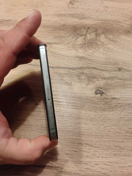 iPhone 4 w zestawie z ladowarka