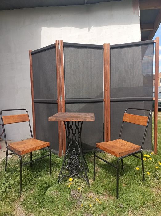 Stolik i 2 krzesła + parawan na balkon