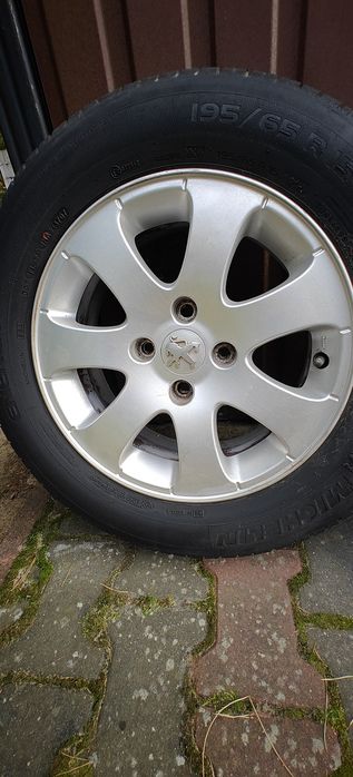 Felgi aluminiowe  (  r15     ) Peugeot  307 /2006