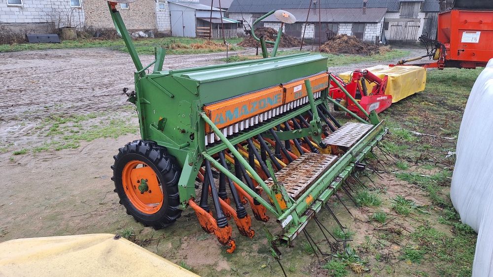 Siewnik Amazone D8 super