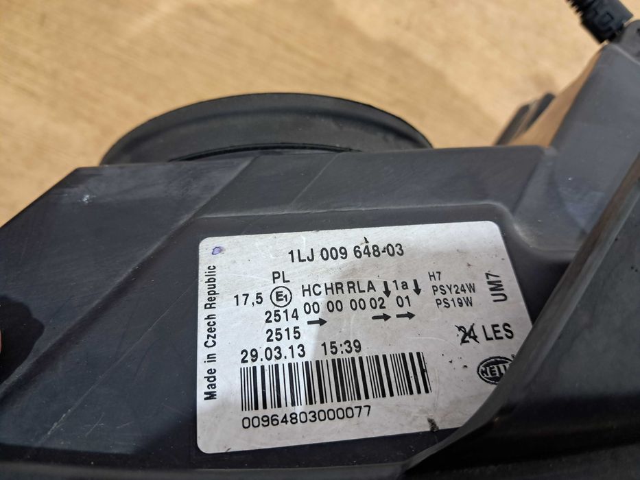Lampa lempy reflektor przód przedni prawy + lewy AUDI A3 8P Lift UK