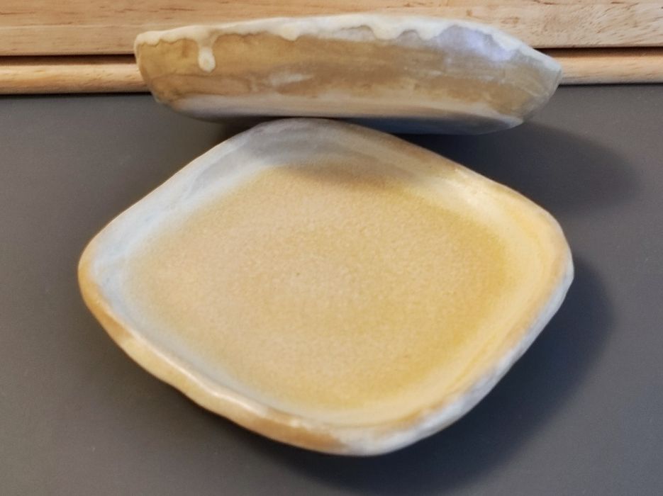 Mydelniczka ceramiczna handmade rękodzieło beż nerikomi