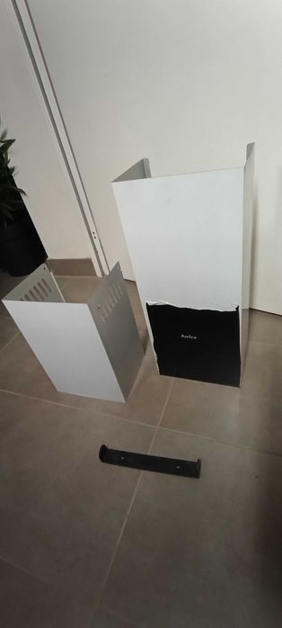 Osłona, maskownica rury okapu Amica