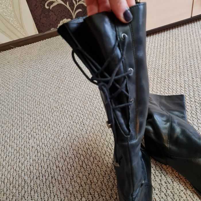 Демисезонные кожаные сапоги