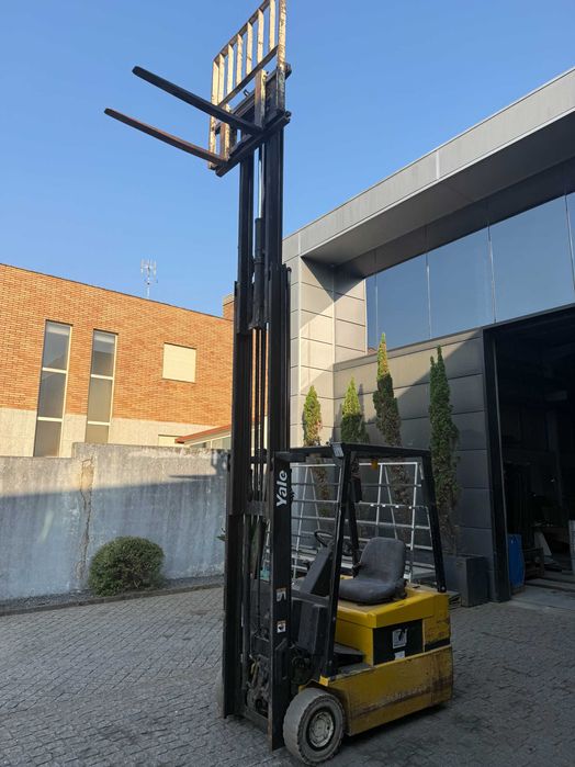 Empilhador elétrico Yale 1.6T