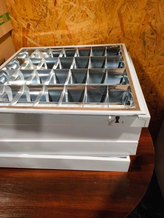 Lampy sufitowe jarzeniowe wpuszczane