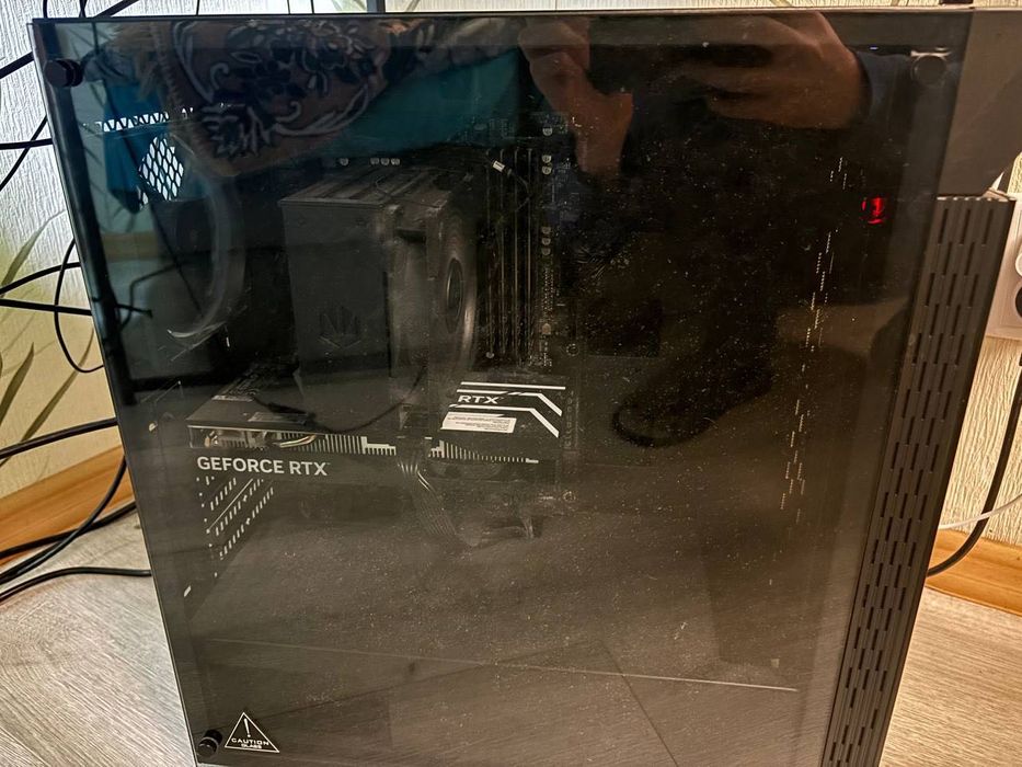 Sprzedam wydajny komputer gamingowy– RTX 4060 Ryzen 5 5600 / 32 GB RAM