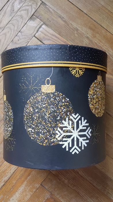 Коробка подарочная круглая декор