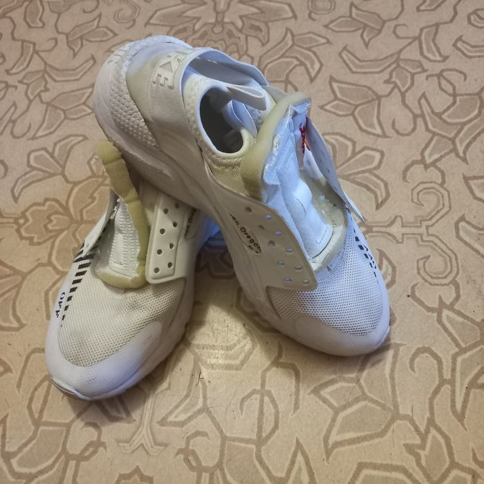 Кросівки білі Nike Air Huarache, розмір 38