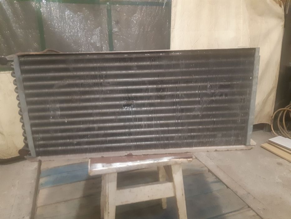 Конденсатор холодильников агрегата с двумя вентиляторами