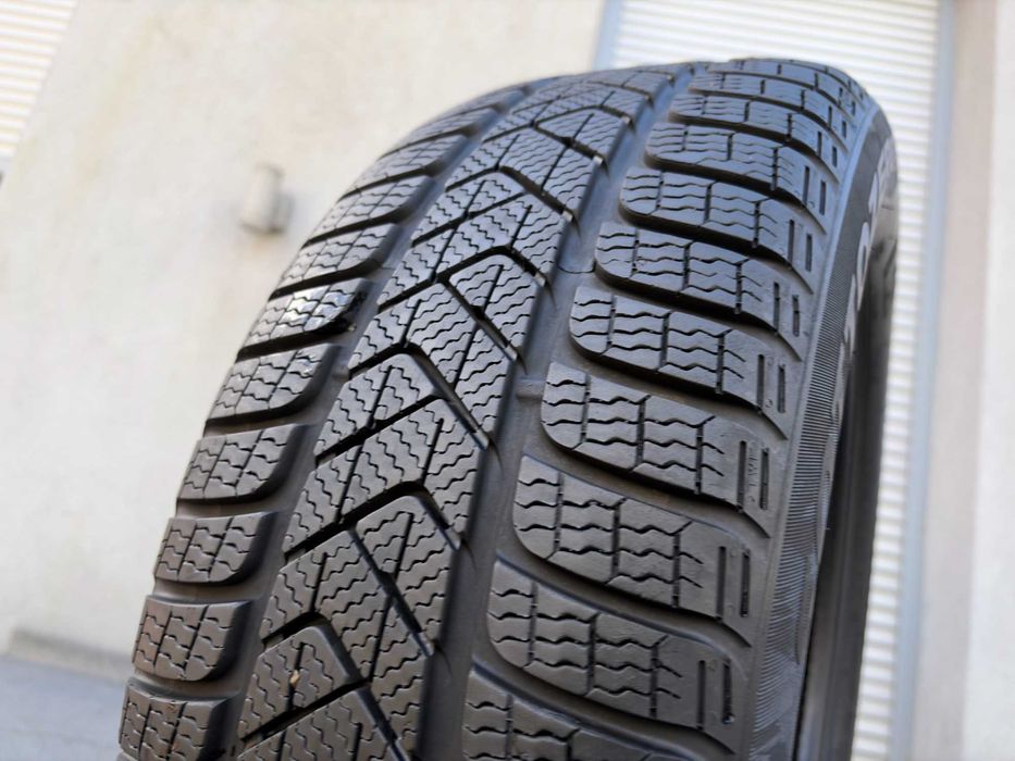 2szt zimowe 215/55R17 Pirelli 7mm 2022r świetny stan! Z1008 gwarancja