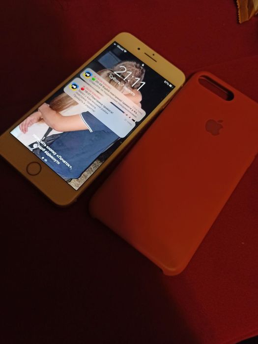IPhone 8+ на 64Гб