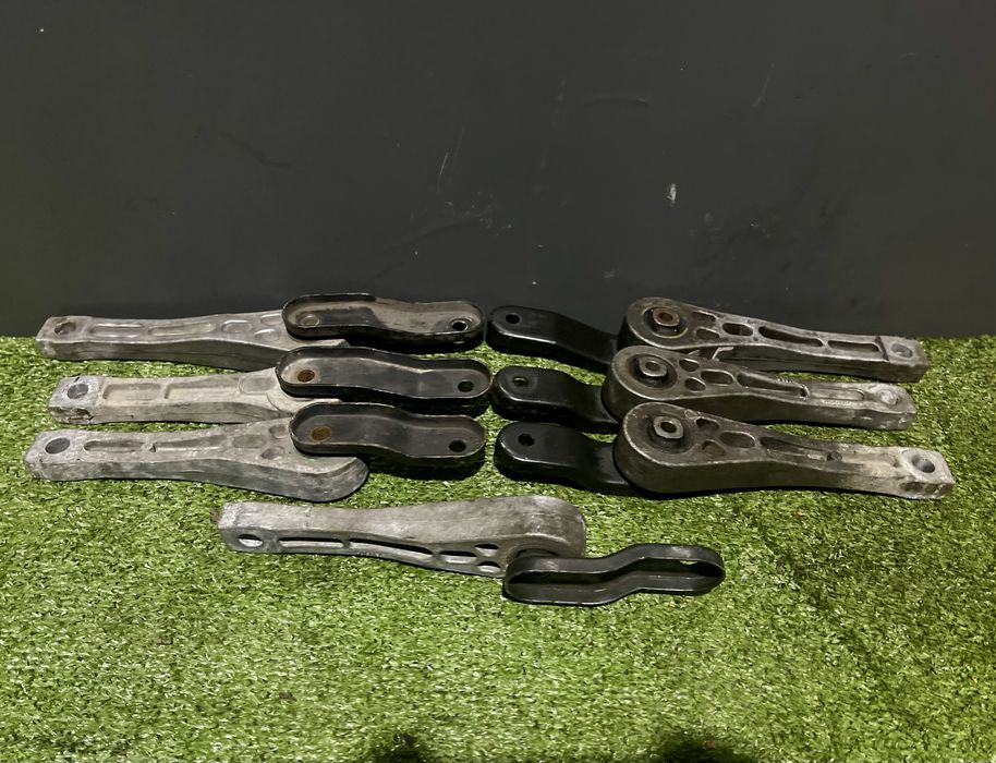 Подушка двигуна Гольф 5 6 Тауран двигателя задня Golf 5 6 Touran шрот