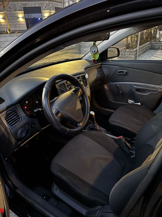 Продам машину kia rio 2009