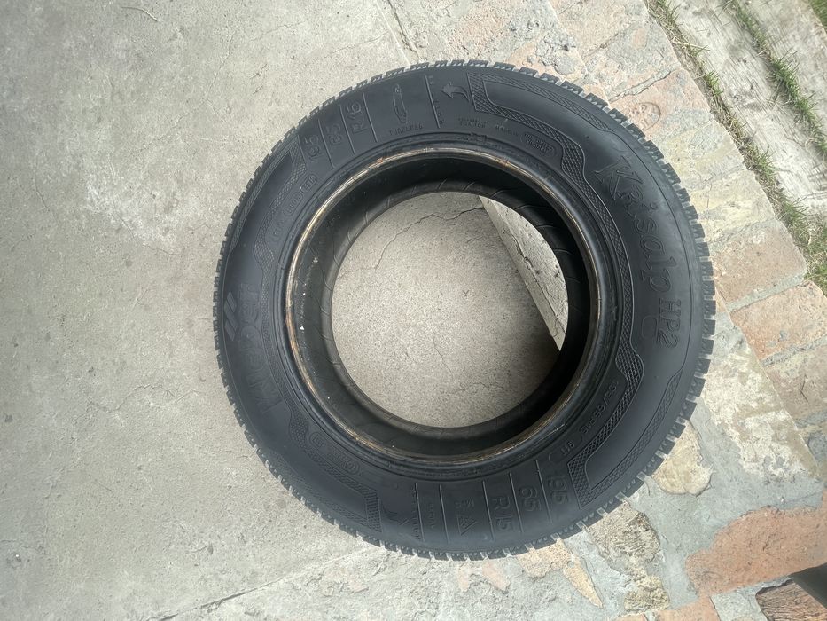 Продам 2 шини 195/65 R15