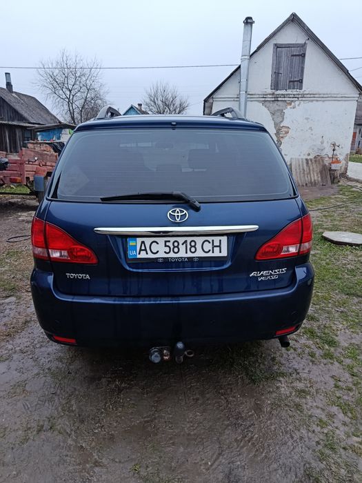 Toyota Avensis Verso 2003 р