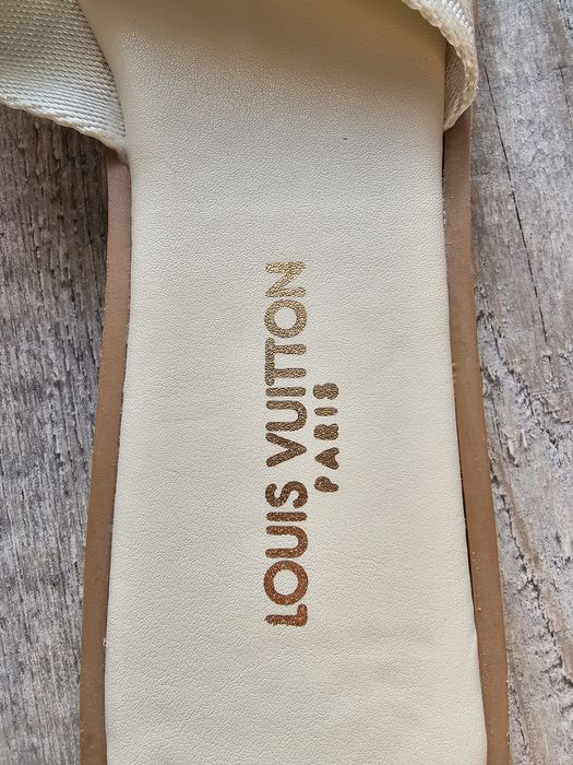 Louis Vuitton klapki R 40
