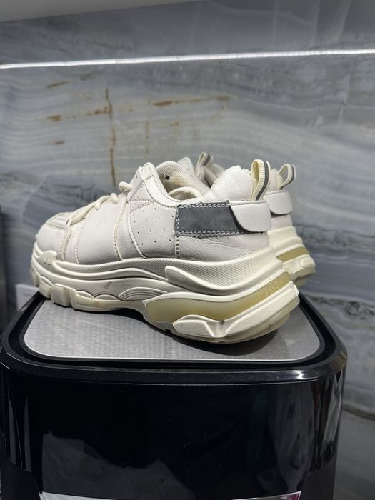 Кросівки  37 розмір