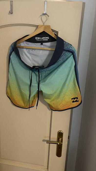 Lote Roupa Marca em Excelente estado