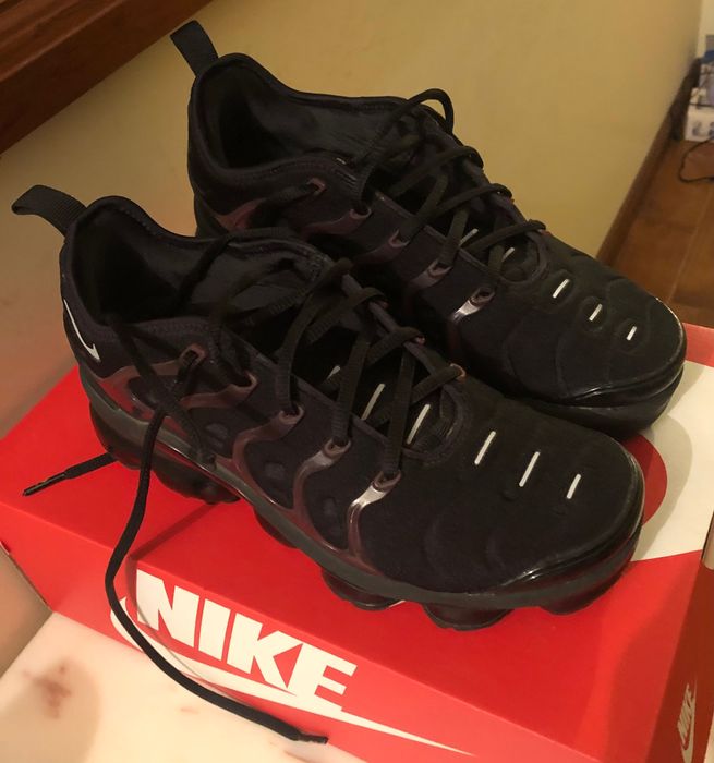 Nike air vapormax plus noble red