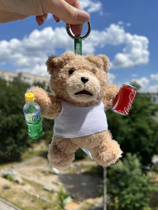 Оригинал Pop Mart TED2 — плюшевый брелок-подвеска