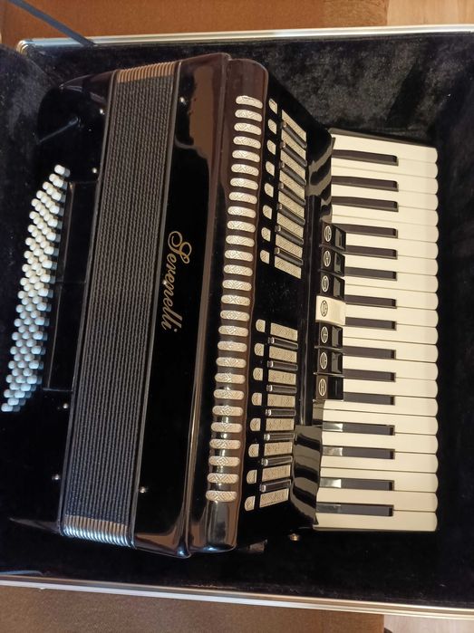 Akordeon Włoski firmy,, Serenelli "  80 bas.- stan tech.sklepowy