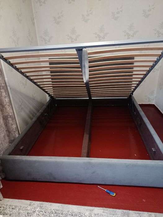 Продам кровать б/у в хорошому стані